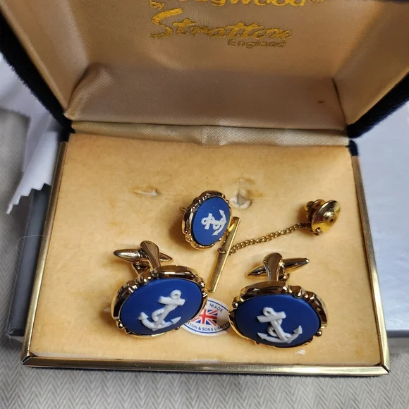 🌟🤩HOST PICK ⭐️🌟 WEDGWOOD set of CUFFLINKS and tie brooch pin - Picture 13 of 14